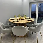 Appartement Duplex Com Jacuzzi Em Olival Basto