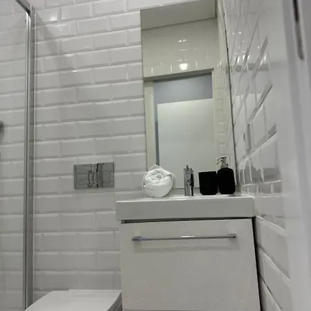 Duplex Com Jacuzzi Em Olival Basto * 리스본