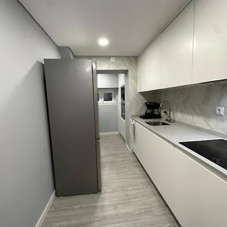 Duplex Com Jacuzzi Em Olival Basto 아파트 *