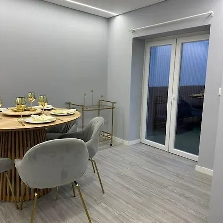Apartment Duplex Com Jacuzzi Em Olival Basto *