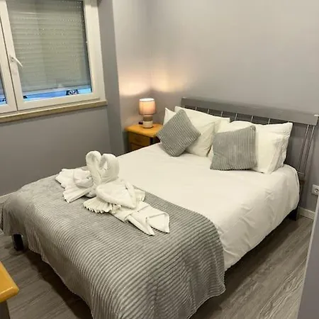 Duplex Com Jacuzzi Em Olival Basto Apartament