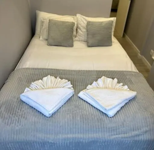 Duplex Com Jacuzzi Em Olival Basto Διαμέρισμα Lisboa