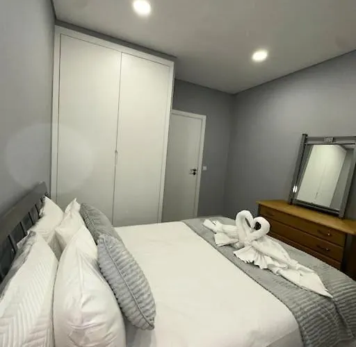 Duplex Com Jacuzzi Em Olival Basto Διαμέρισμα