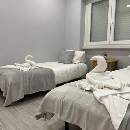 Apartamento Duplex Com Jacuzzi Em Olival Basto *